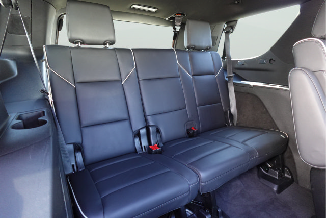 Used 2024 Cadillac Escalade Premium Luxury AWD/4WD image 28