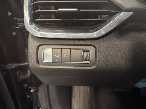 Used 2025 GMC Acadia Elevation FWD image 18