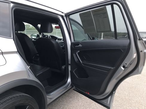 Used 2021 Volkswagen Tiguan SE R-Line image 15