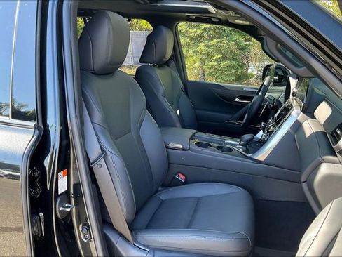 Used 2025 Lexus LX 700h Overtrail w/ Accessory Package (Z1) AWD/4WD image 30