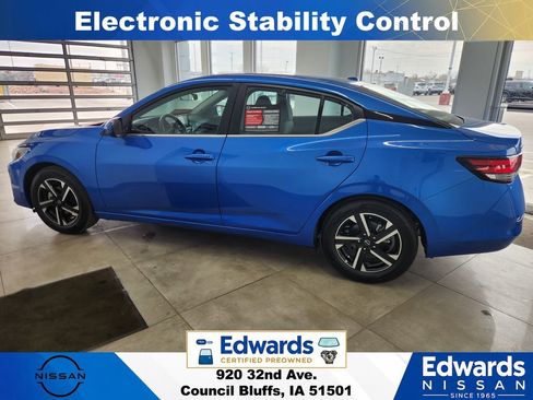 Used 2025 Nissan Sentra SV FWD image 6