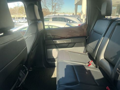 Used 2022 Ford F150 Lariat image 9