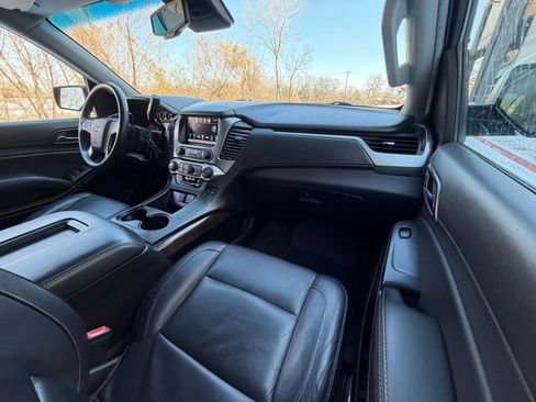 Used 2018 Chevrolet Suburban LT image 17
