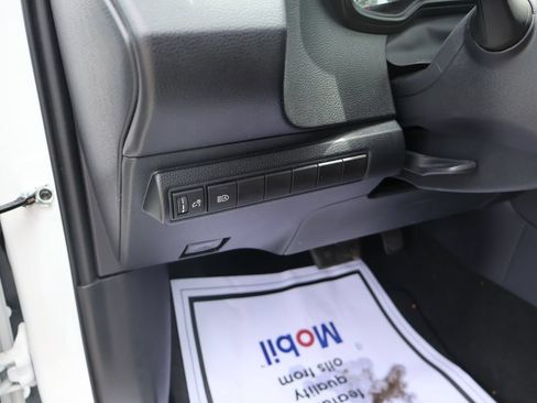 Used 2022 Toyota Corolla LE FWD image 15