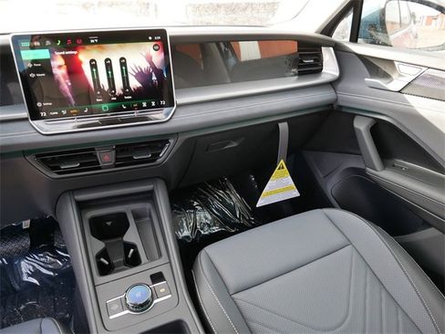 New 2026 Volkswagen Tiguan SE image 10