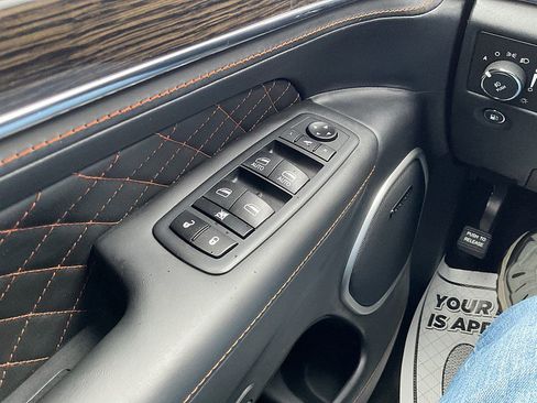 Used 2020 Jeep Grand Cherokee Summit image 30