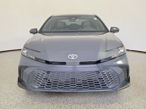 Used 2025 Toyota Camry SE w/ Convenience Package FWD image 3