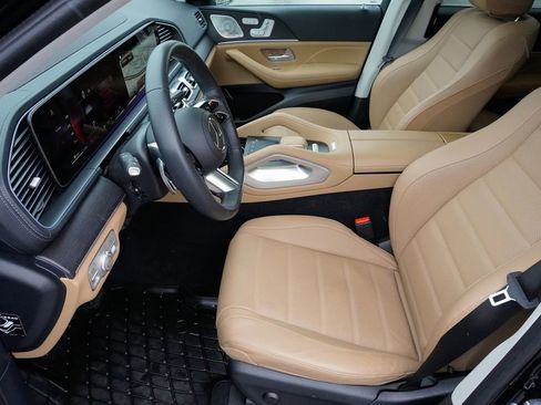 Used 2024 Mercedes-Benz GLS 450 4MATIC image 19
