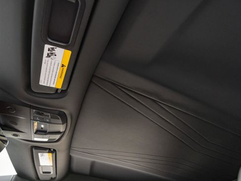 Used 2024 Lamborghini Revuelto image 39