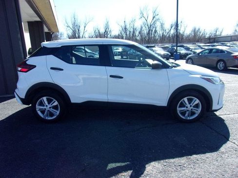 Used 2021 Nissan Kicks S FWD image 4