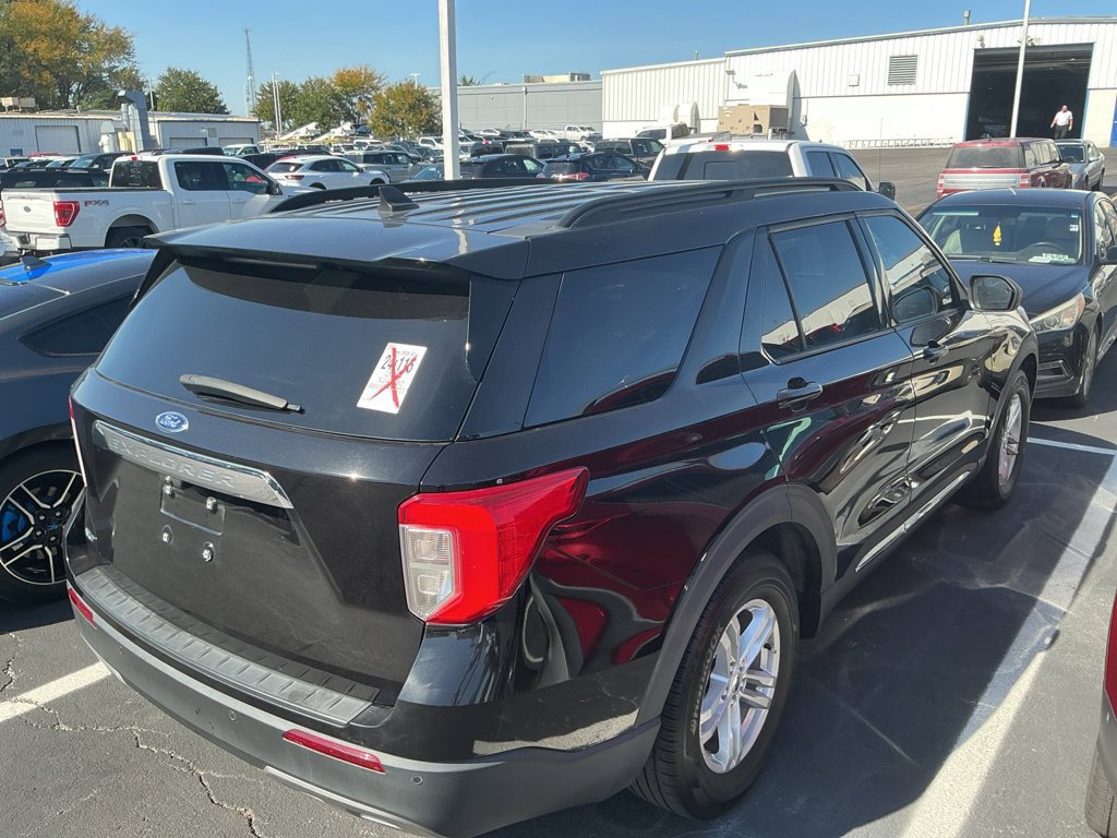 Used 2023 Ford Explorer XLT w/ Equipment Group 202A RWD image 9