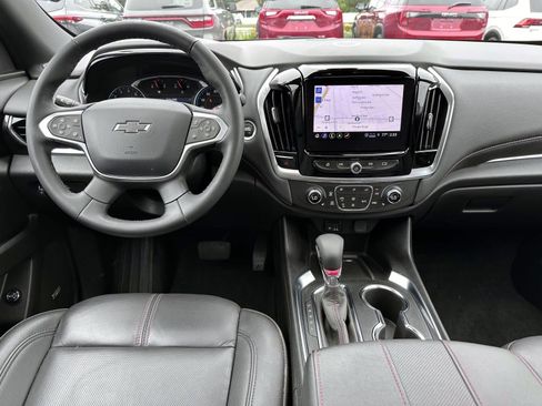 Used 2023 Chevrolet Traverse RS AWD/4WD image 17