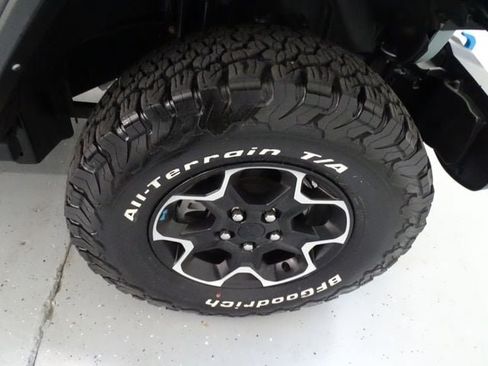 Used 2023 Jeep Wrangler Unlimited Rubicon 4xe w/ Cold Weather Group AWD/4WD image 31