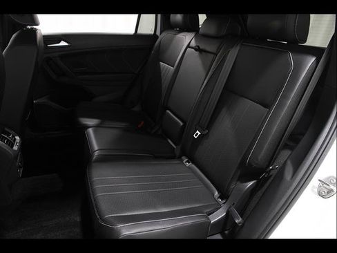 Certified 2024 Volkswagen Tiguan SE R-Line AWD/4WD image 18