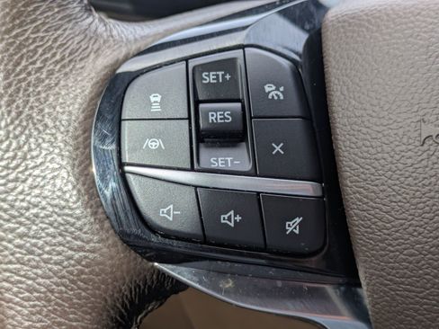 Used 2022 Ford Explorer King Ranch w/ Premium Technology Package image 13