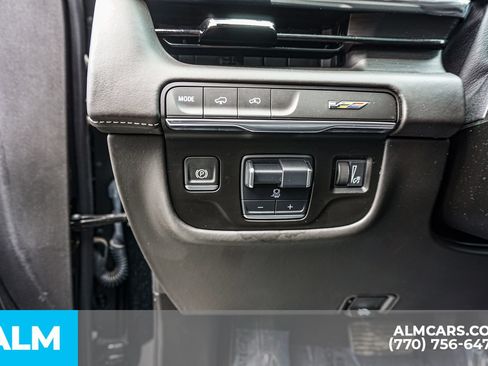 Used 2024 Cadillac Escalade ESV V AWD/4WD image 52