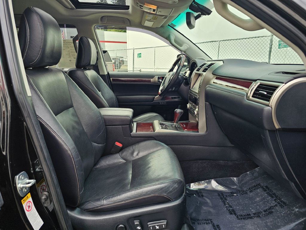Used 2015 Lexus GX 460 w/ Premium Package AWD/4WD image 10