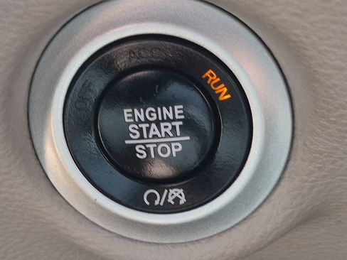 Used 2022 Chrysler Pacifica Limited FWD image 20