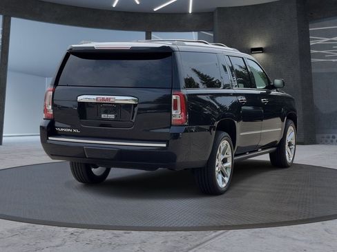 Used 2020 GMC Yukon XL Denali w/ Denali Ultimate Package AWD/4WD image 4