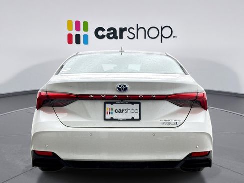 Used 2019 Toyota Avalon Limited w/ Advanced Safety Package image 4