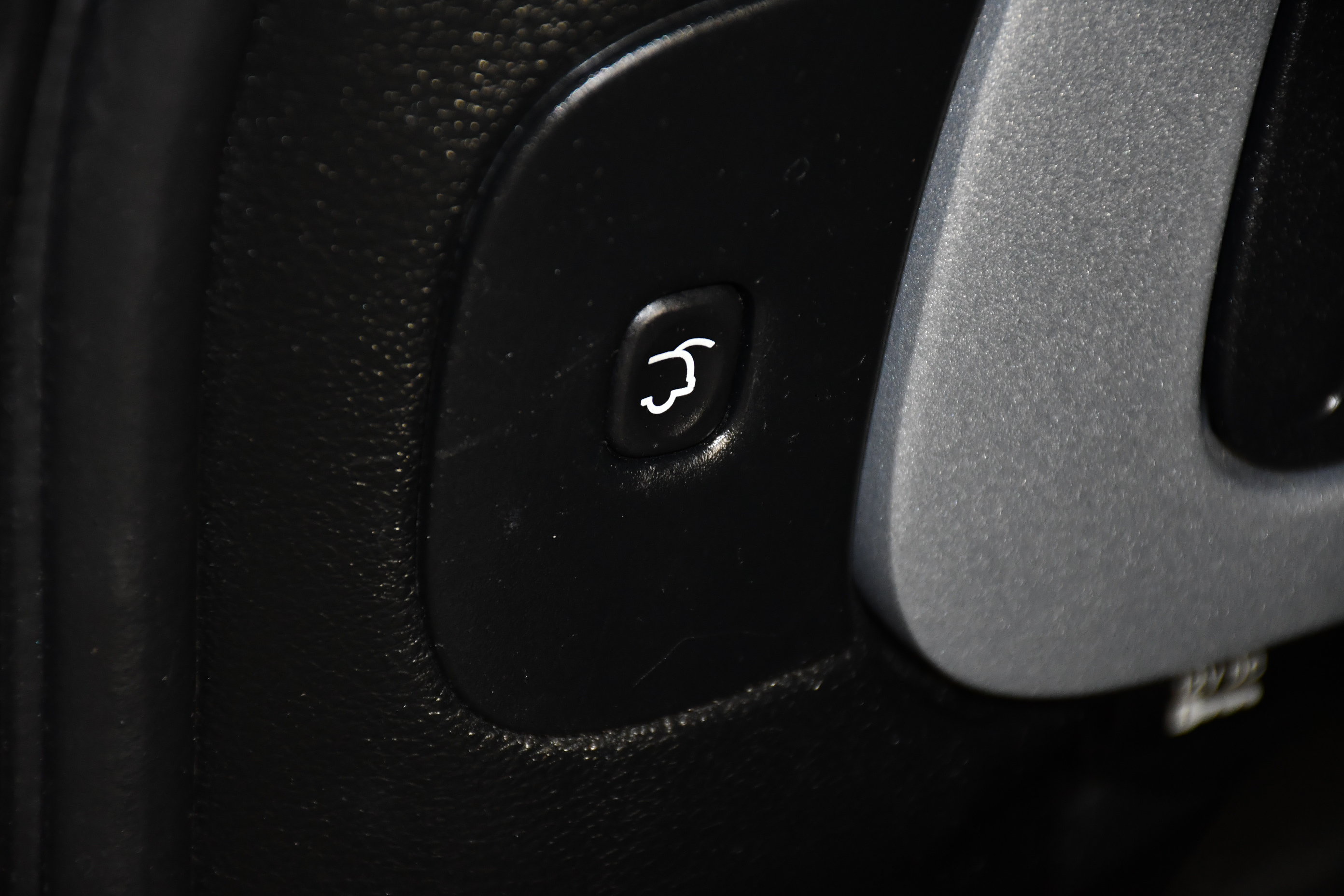 Used 2018 Jeep Cherokee Limited AWD/4WD image 50