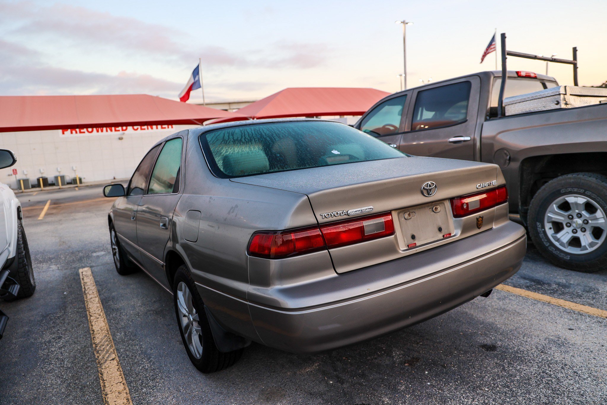 Used 1998 Toyota Camry LE FWD image 10