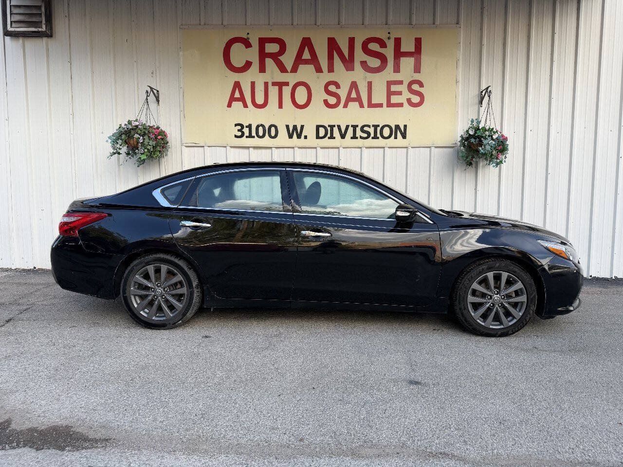 Used 2017 Nissan Altima 2.5 SL w/ 2.5 Technology Package FWD image 3