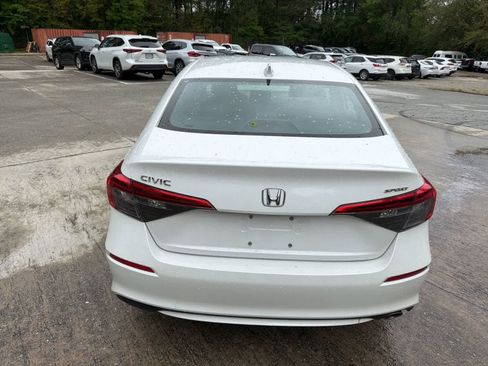 Used 2023 Honda Civic Sport image 9