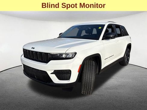Used 2022 Jeep Grand Cherokee Altitude image 5