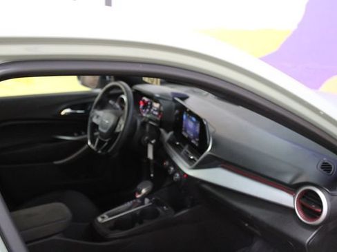 Used 2024 Chevrolet Trax RS w/ Driver Confidence Package FWD image 12