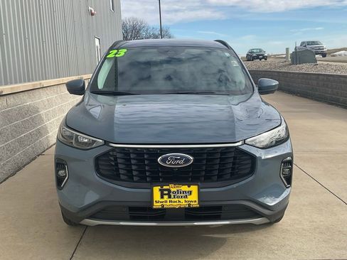 Used 2023 Ford Escape Platinum w/ Class II Trailer Tow Package image 4