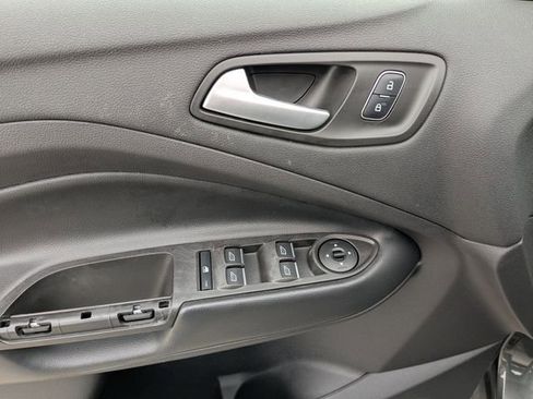Used 2019 Ford Escape SE FWD image 22