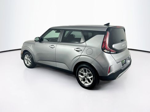 Used 2025 Kia Soul LX w/ LX Technology Package FWD image 5