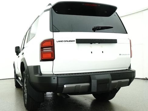 New 2027 Toyota Land Cruiser w/ Premium Package AWD/4WD image 22