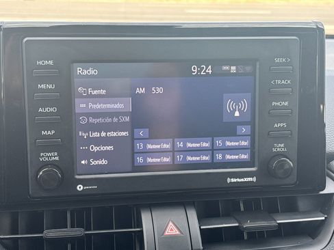 Used 2021 Toyota RAV4 LE AWD/4WD image 19
