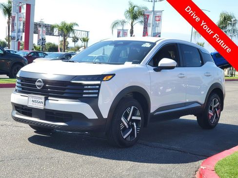 Used 2025 Nissan Kicks SV FWD image 2
