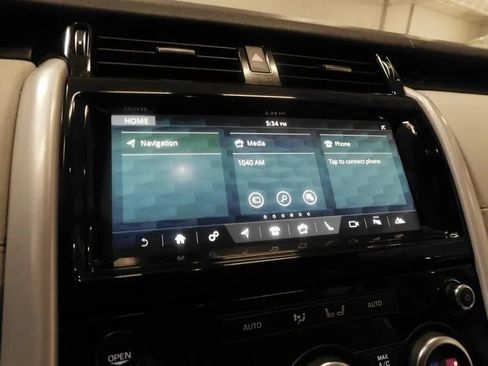 Used 2017 Land Rover Discovery HSE image 28