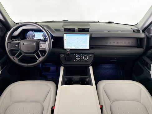 Used 2025 Land Rover Defender 110 X-Dynamic SE image 9