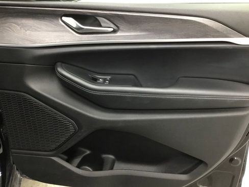 Used 2024 Jeep Grand Cherokee L Limited w/ Luxury Tech Group II image 43