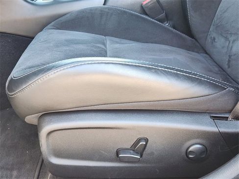 Used 2023 Dodge Charger R/T w/ Plus Group image 17