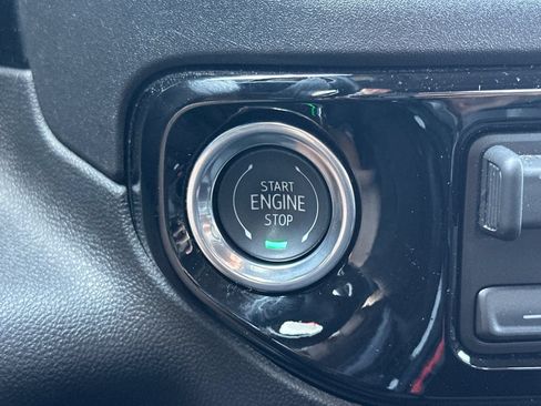 Used 2026 Chevrolet Silverado 1500 RST RWD image 32