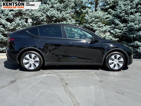 Used 2023 Tesla Model Y Long Range AWD/4WD image 10