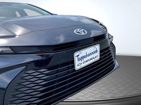 Used 2025 Toyota Camry LE FWD image 32