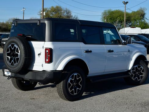 New 2026 Ford Bronco Outer Banks image 6