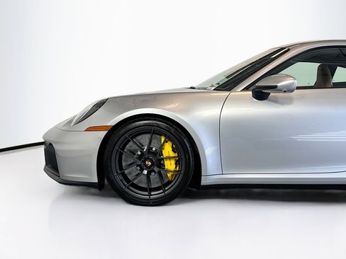 Certified 2025 Porsche 911 Carrera GTS image 28