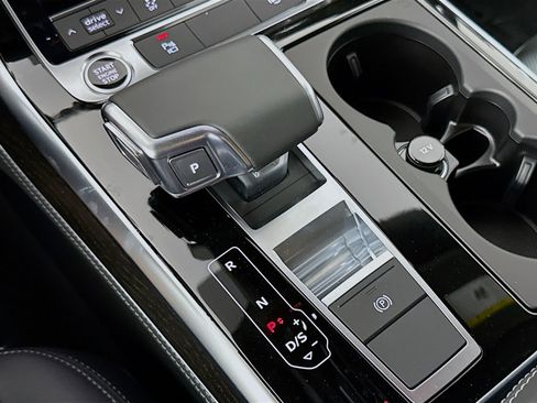 Certified 2025 Audi Q8 Premium Plus w/ Premium Plus Package AWD/4WD image 17