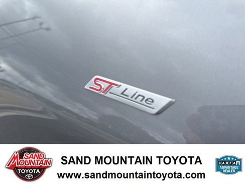 Used 2025 Ford Explorer ST-Line image 9