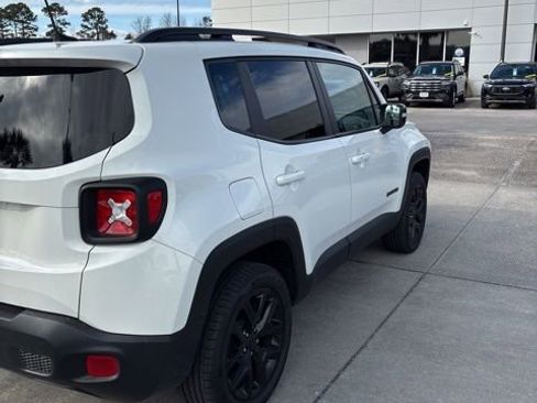 Used 2023 Jeep Renegade Altitude w/ Sun/Sound Group image 3