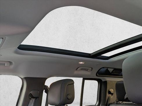 New 2026 Land Rover Defender 110 S image 15