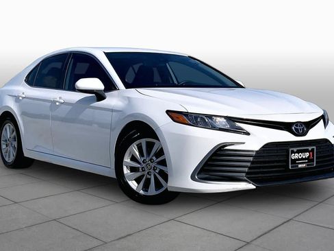 Used 2023 Toyota Camry LE FWD image 3
